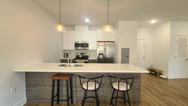 Building Photo - 111 75th St