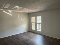 Building Photo - Modern 2-Bed, 1-Bath Oasis with Central Ai...