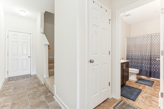 Building Photo - 116 Zenith Loop