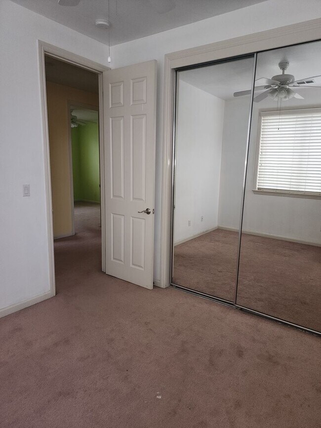 Building Photo - 5 Bedroom 3 Bathroom with 3 car Garage in the Sylvan School District