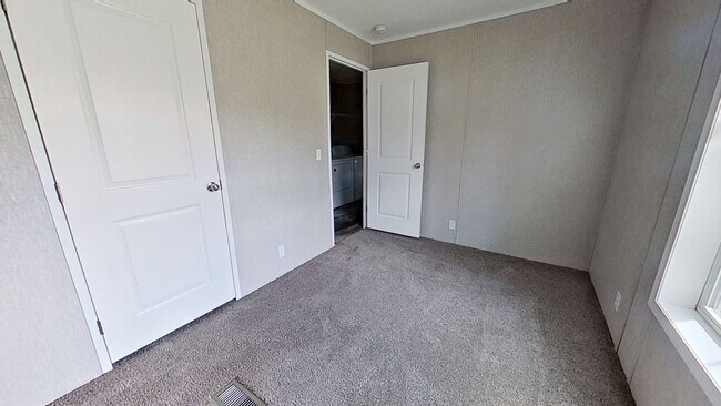 Building Photo - Move-In Ready Mobile Home with Upgrades!