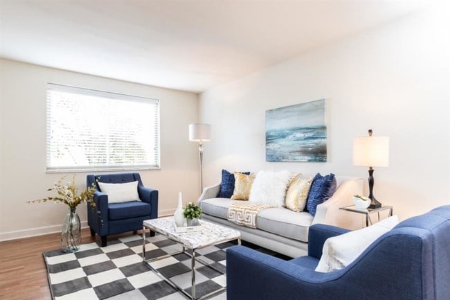 Interior Photo - Park Clayton