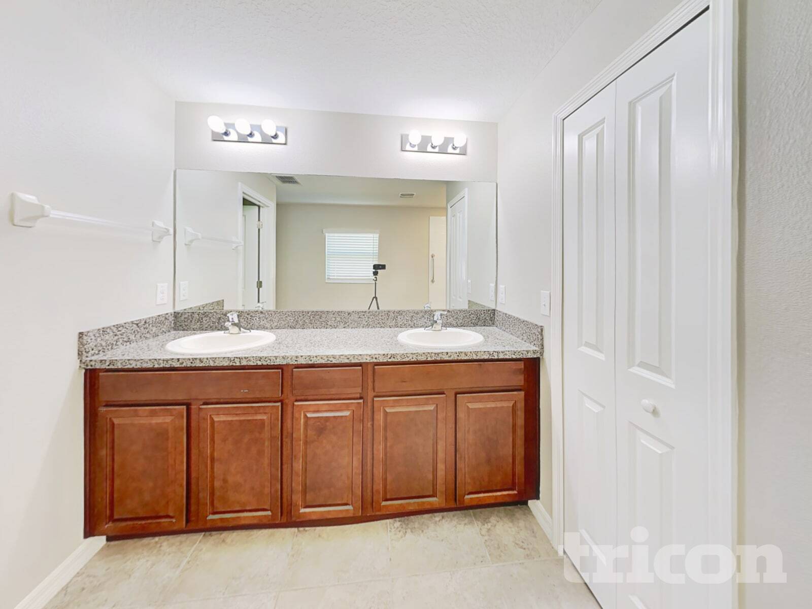 Building Photo - 9701 Sage Creek Dr