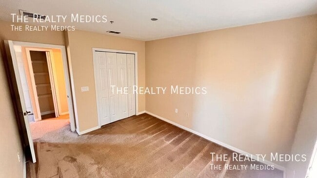 Building Photo - 331 Freedom's Ring Dr