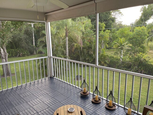 Building Photo - 1337 Center Ln