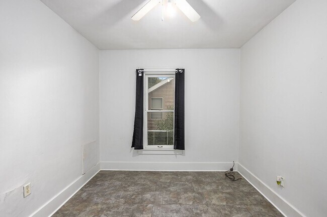 Building Photo - 1639 Wendler Ave SW