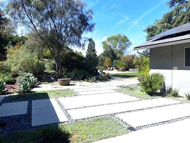 Building Photo - Gorgeous Poway Ranch Home