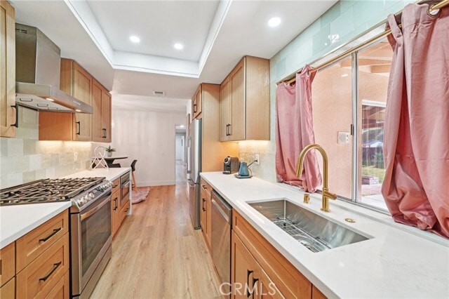 Building Photo - 1500 Country Club Dr