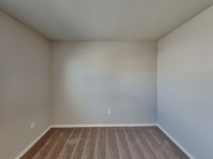 Building Photo - 1660 Aspen Ave