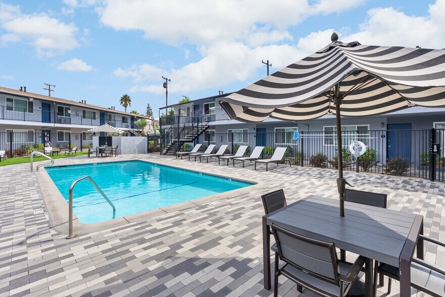 The Circle Apartments at Long Beach 1718 Ximeno Ave Long Beach CA