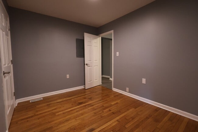 Building Photo - 308 Larkwood Dr