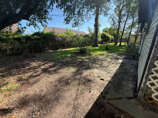 Building Photo - 3726 Edgemont Dr