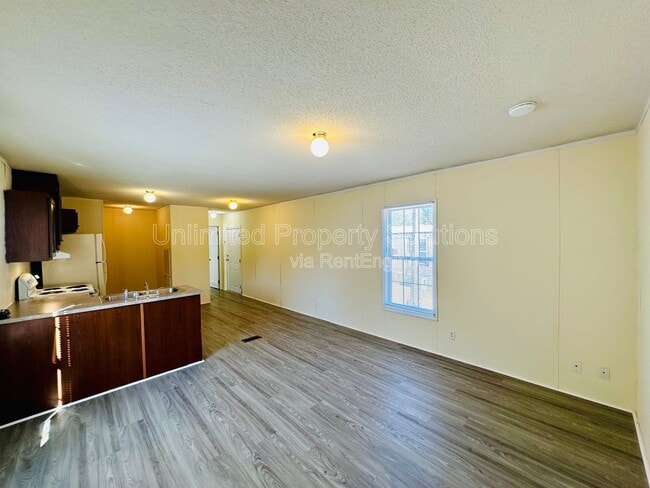 Building Photo - 9765 Old Mill Rd