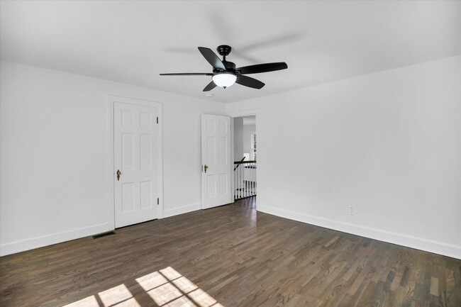 Building Photo - 1212 W Healey St