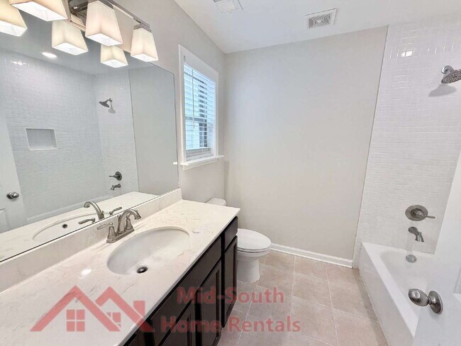 Building Photo - 82 N Rembert St