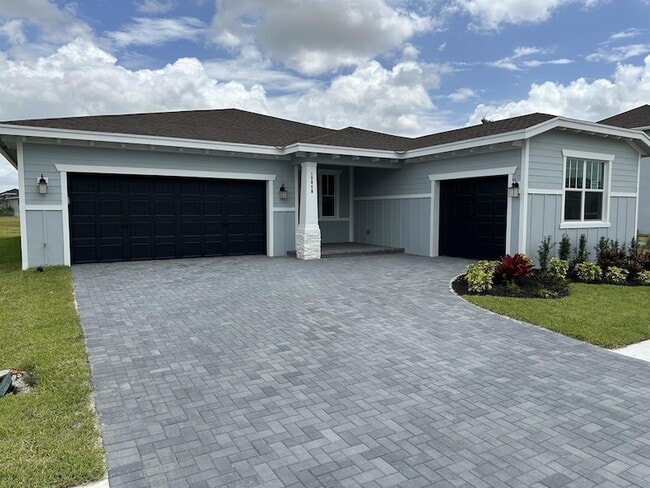 Primary Photo - 19040 Croft Mill Xing