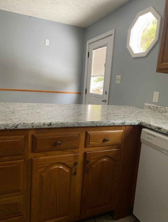 Building Photo - 218 Parker Rd