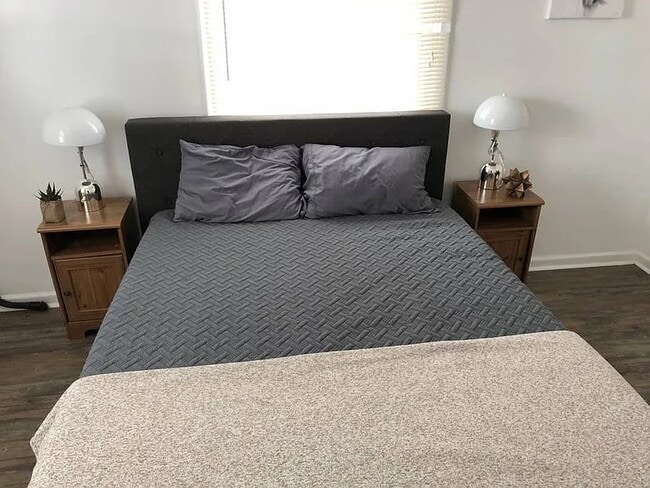 Building Photo - 355 N 600 E