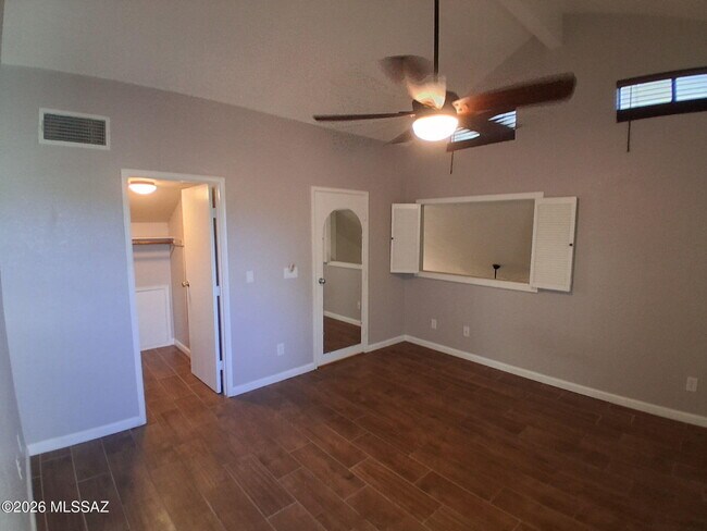 Building Photo - 4813 W Doria Dr