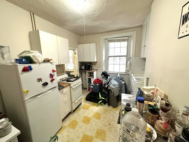 Building Photo - 83 Charles St