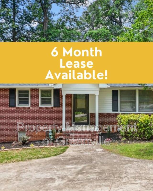 Primary Photo - 304 Robin Hood Rd