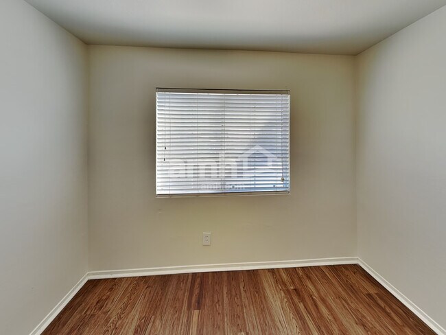 Building Photo - 4824 E Hilton Ave