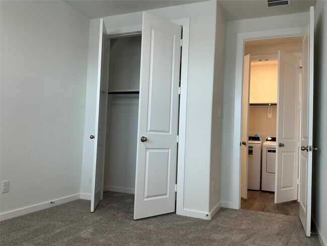 Building Photo - 3259 Loam Ln