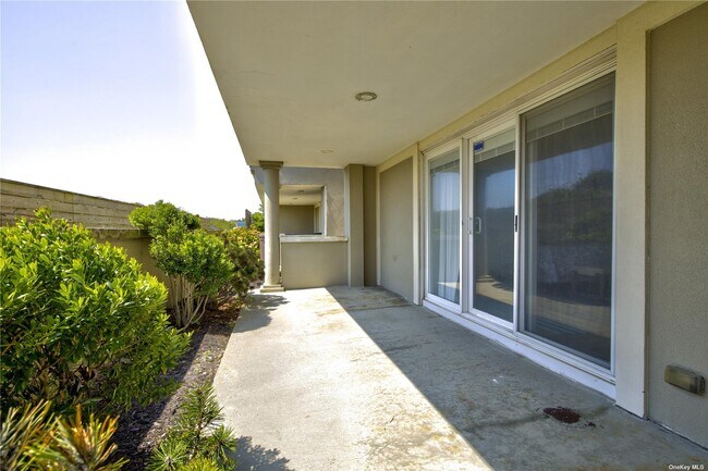 Building Photo - 1051 Oceanfront