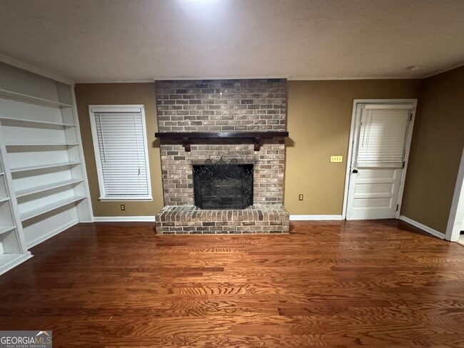 Building Photo - 107 Belair Dr