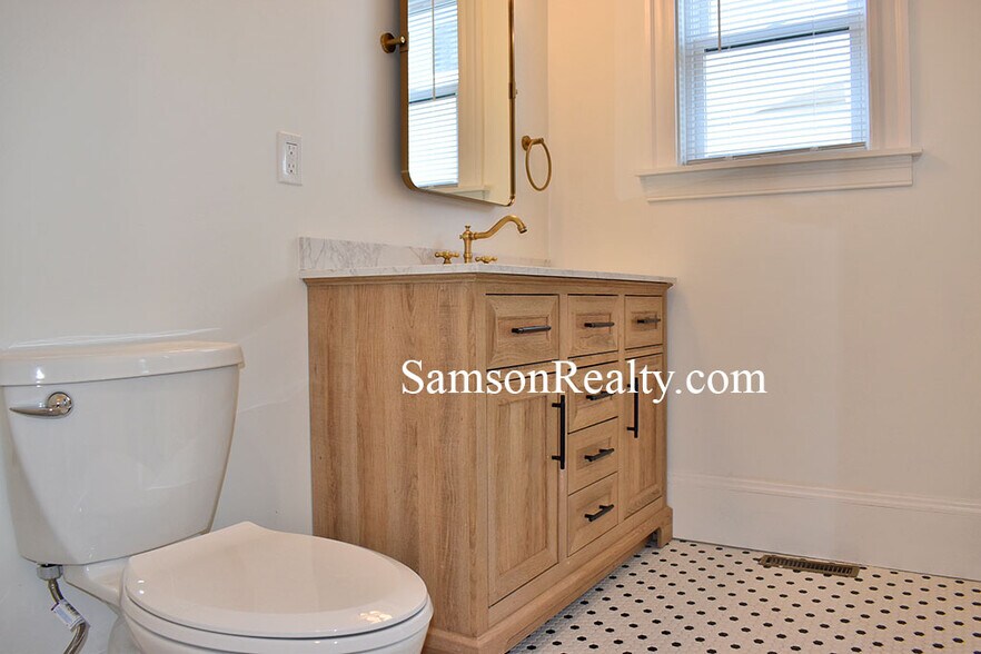 Building Photo - 405 Morris Ave