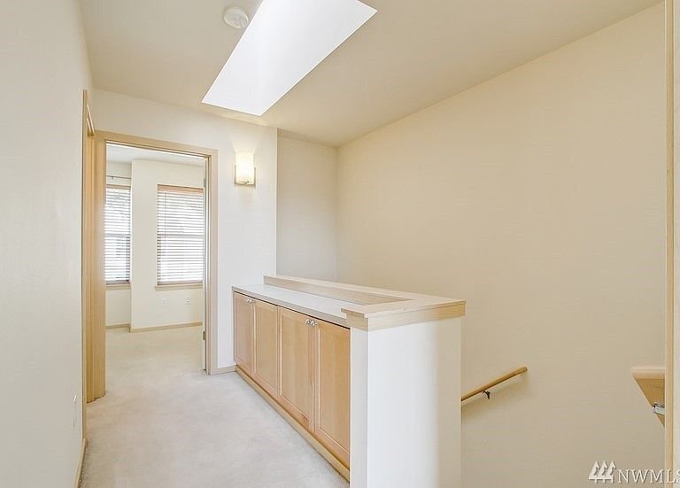 Building Photo - 19052 14th Ct NE