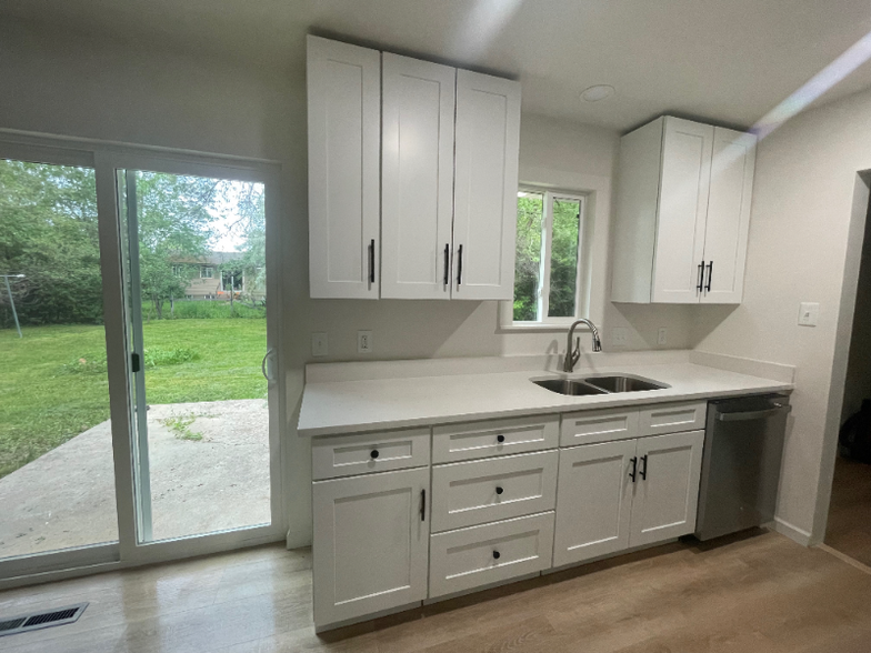 Building Photo - 2405 Tamarac Dr