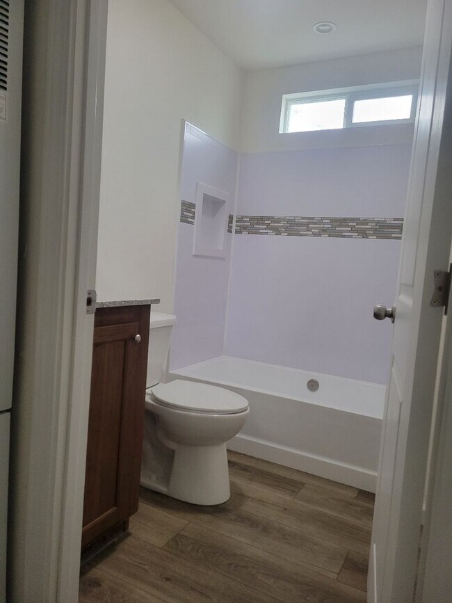 Building Photo - Available soon! 2 bed/2 bath Close to Downtown Lodi