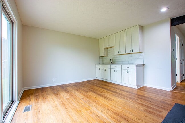 Building Photo - 722 S 153rd Cir