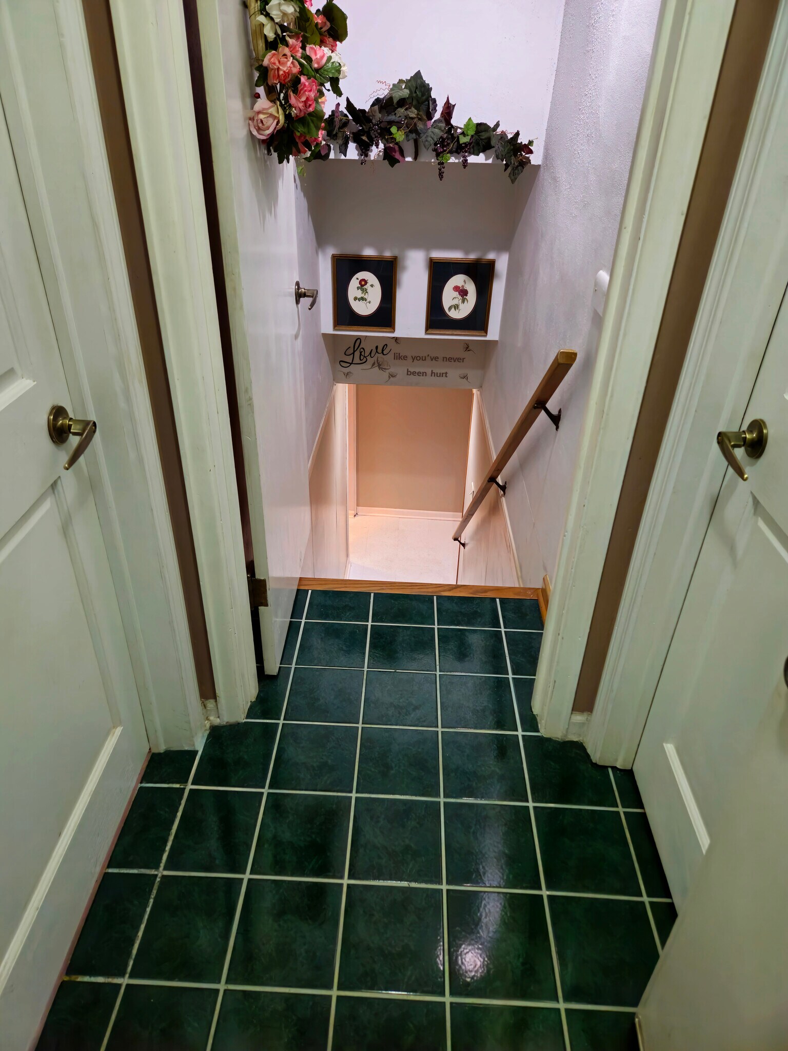 Private entry to duplex - 809 14th St