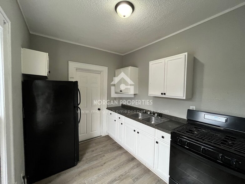 Building Photo - 716 S 14th St