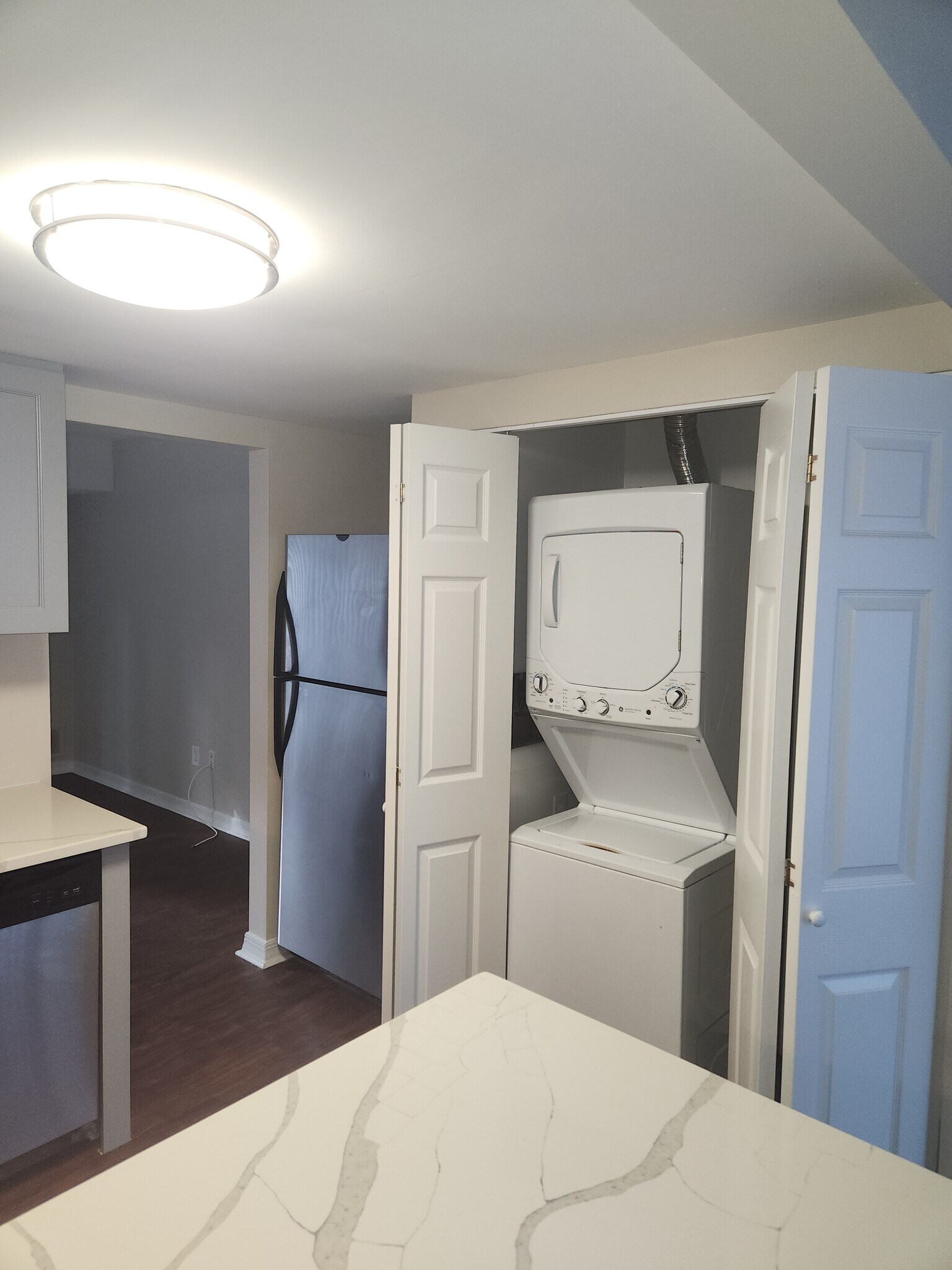 Building Photo - 1025 Oaklyn Ct