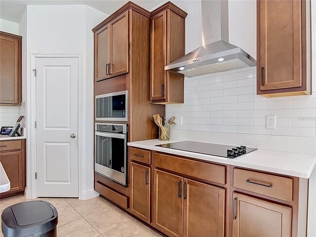 Building Photo - 792 Hyperion Dr