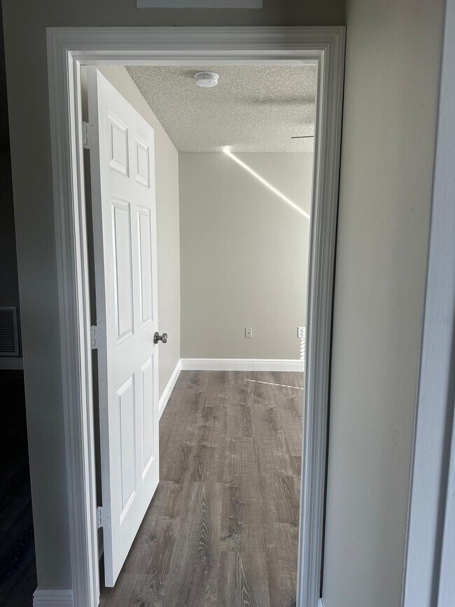 Building Photo - 790 Gillen Ave NW