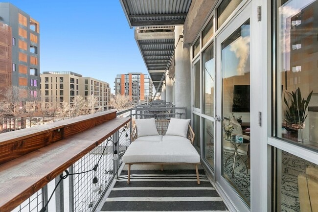 Building Photo - 748 N 3rd St