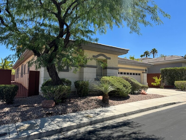 Building Photo - 712 Pinnacle Heights Ln