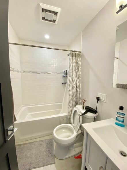 Building Photo - 11 Highland Park Ave