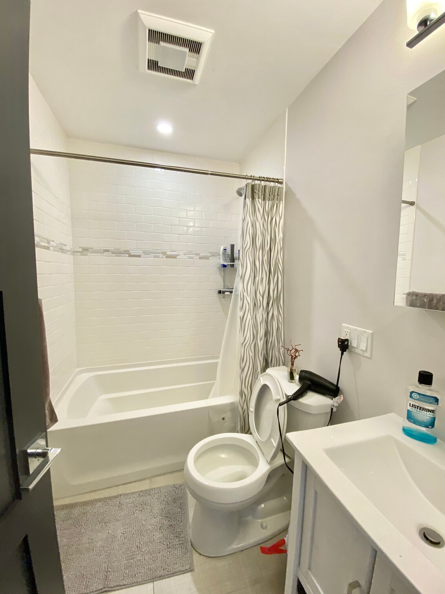 Building Photo - 11 Highland Park Ave