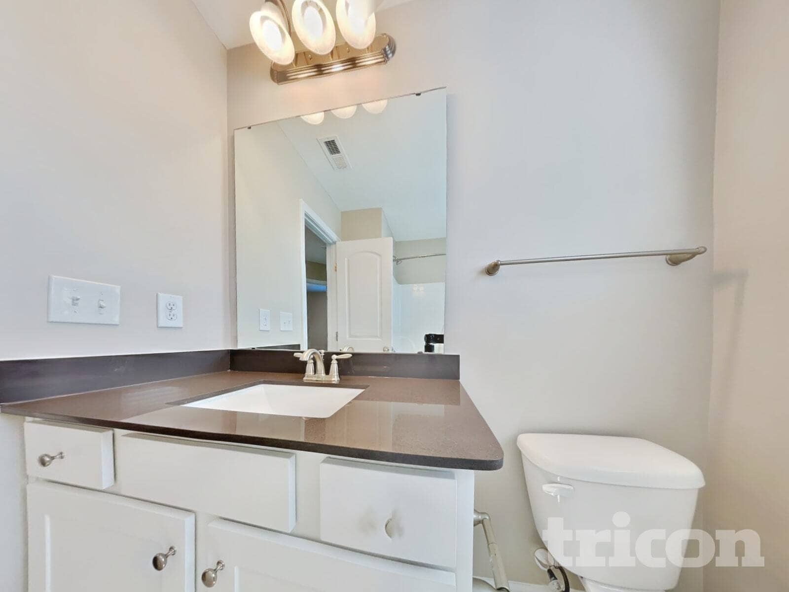 Building Photo - 110 Shore