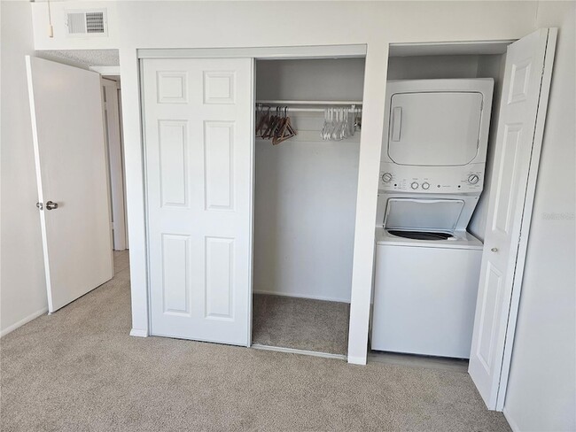 Building Photo - 14800 Walsingham Rd