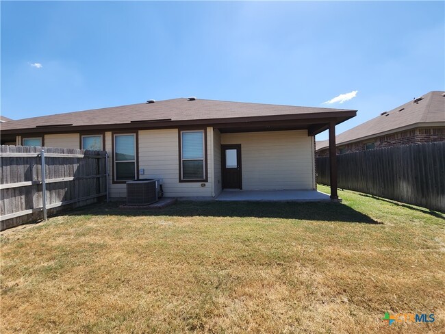 Building Photo - 1115 Creekside Orchard