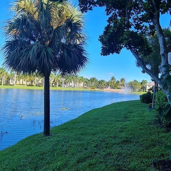 Building Photo - 3019 Alcazar Pl