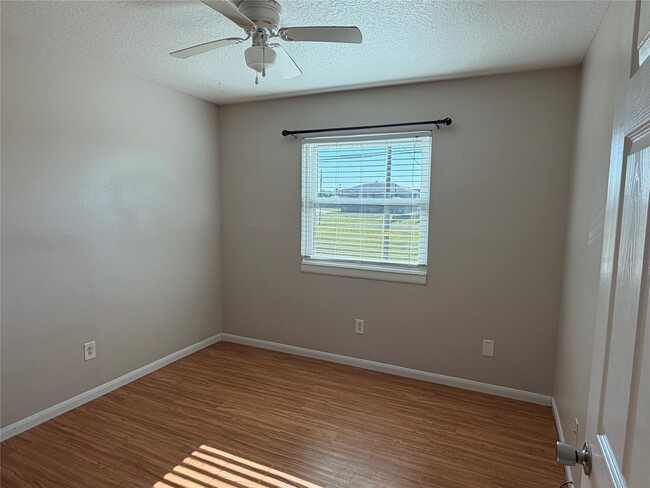 Building Photo - 6723 Heards Ln