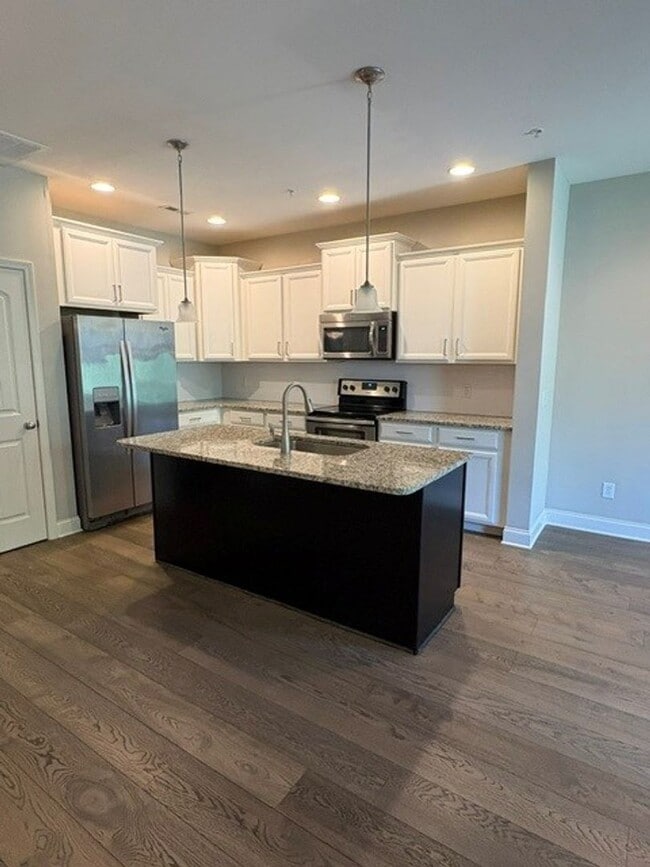 Building Photo - NOW AVAILABLE IN BRIDGEMILL - TOWNHOME