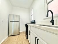 Building Photo - 412 S Burlington Ave
